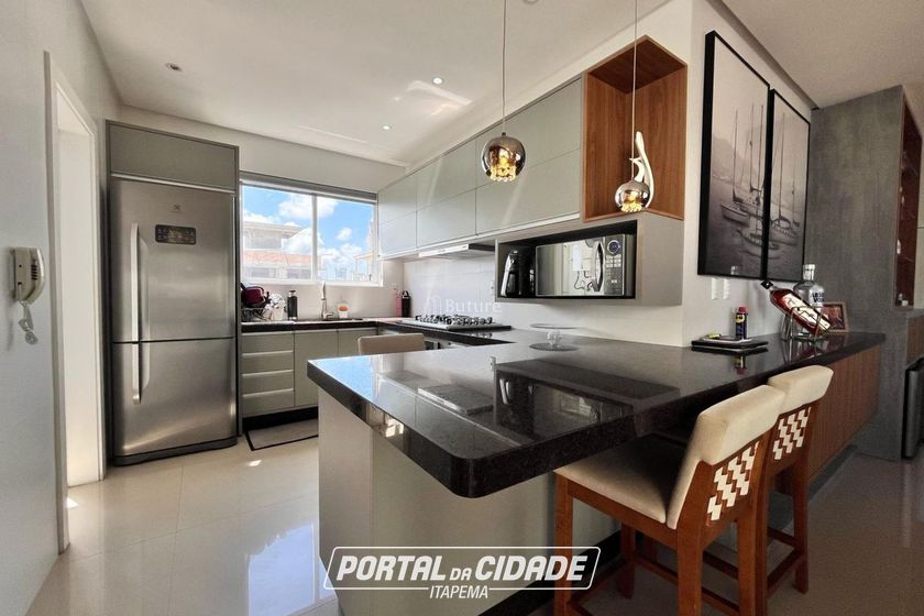 Apartamento &agrave; venda - 148m&sup2; - Meia Praia