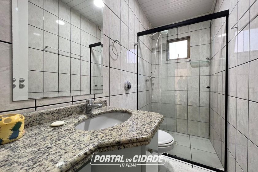 Apartamento &agrave; venda - 160m&sup2; - Meia Praia