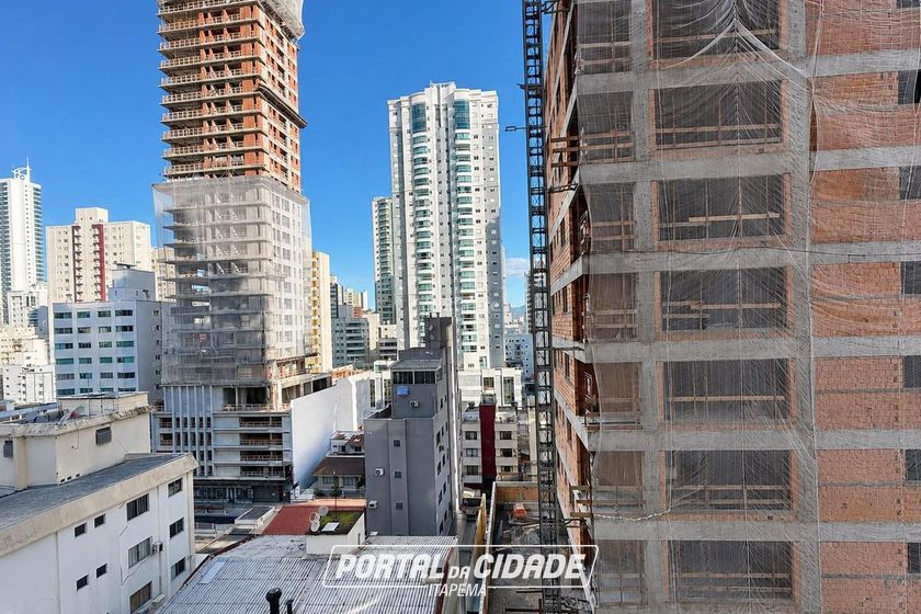 Apartamento &agrave; venda - 138m&sup2; - Centro