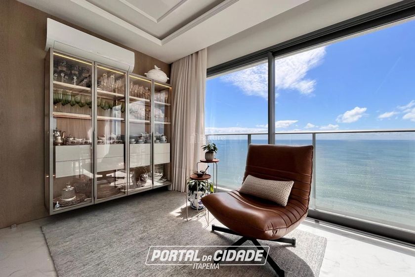 Apartamento &agrave; venda - 166m&sup2; - Meia Praia