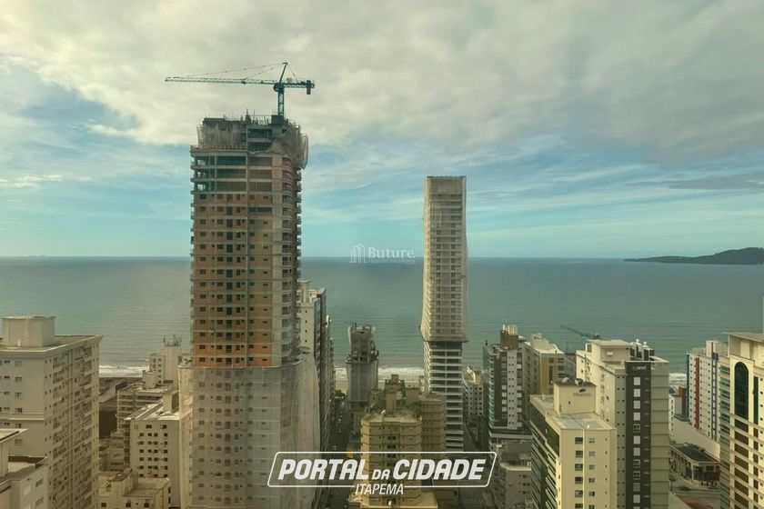 Apartamento &agrave; venda - 160m&sup2; - Meia Praia
