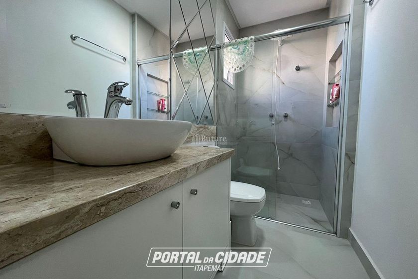 Apartamento &agrave; venda - 126m&sup2; - Meia Praia
