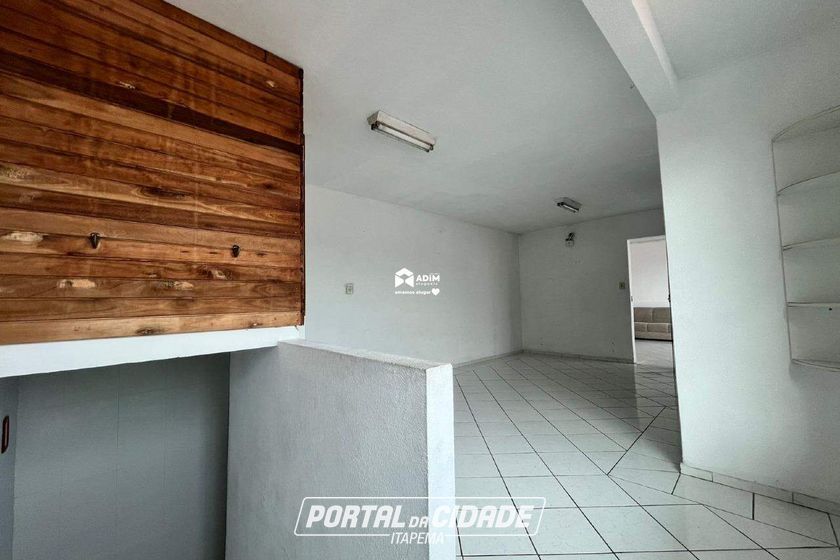 Casa para alugar - 252m&sup2; - Municipios