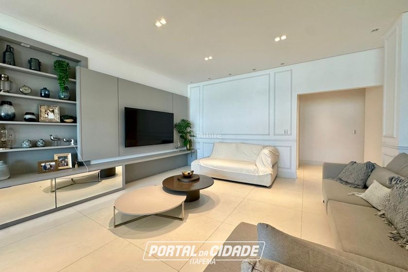 Apartamento &agrave; venda - 190m&sup2; - Meia Praia