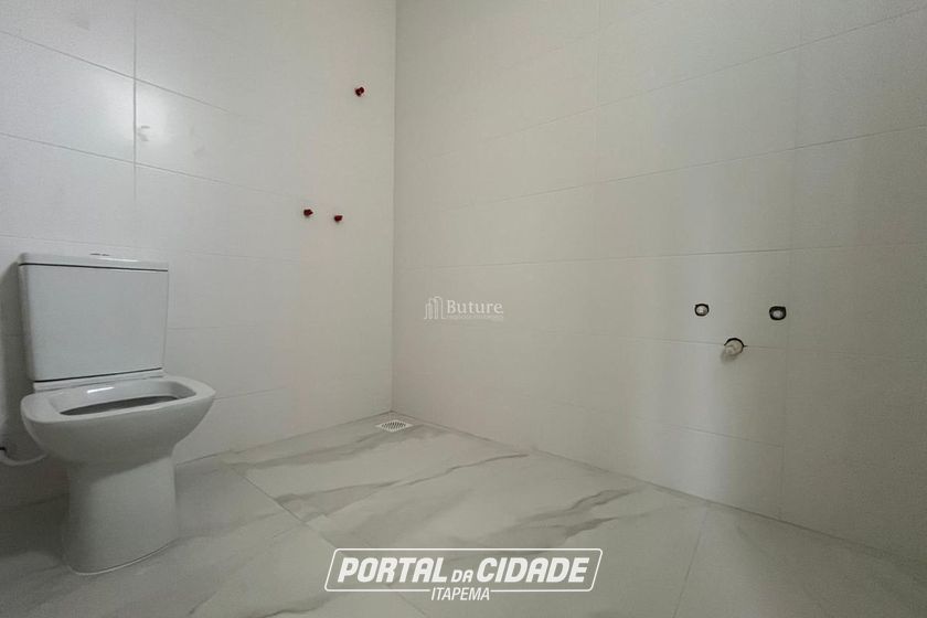 Apartamento &agrave; venda - 125m&sup2; - Meia Praia