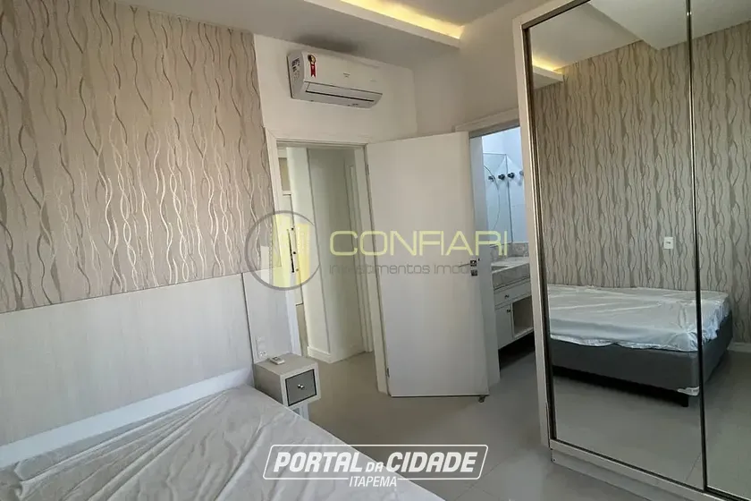 Apartamento &agrave; venda - 131m&sup2; - Meia Praia