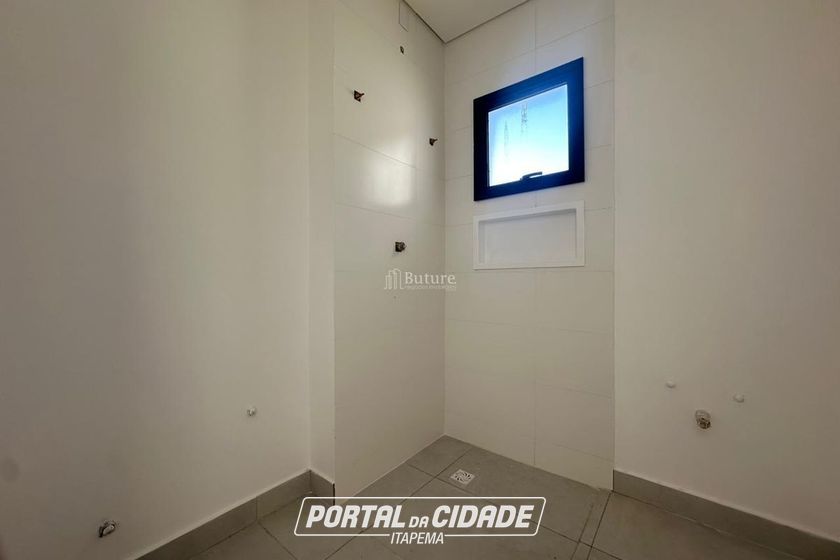 Apartamento &agrave; venda - 95m&sup2; - Meia Praia