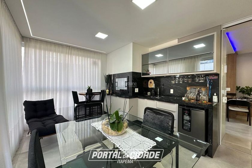 Apartamento &agrave; venda - 140m&sup2; - Meia Praia