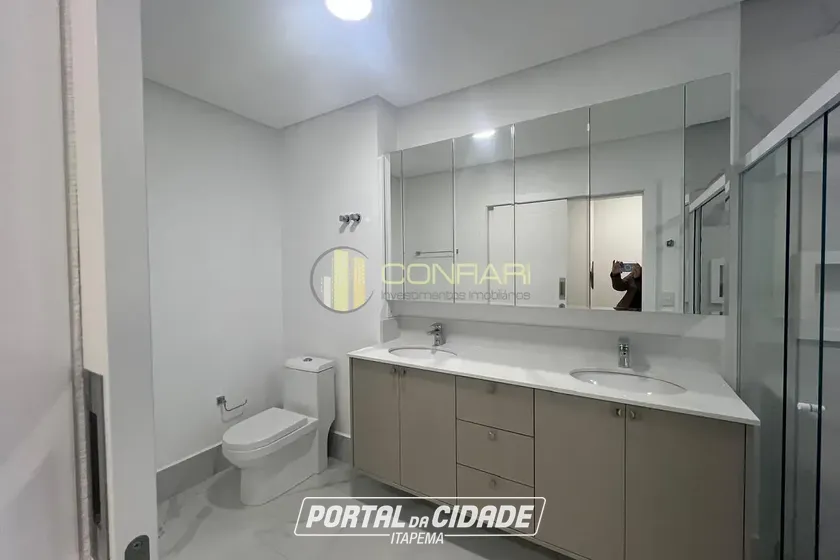 Apartamento para alugar - 187m&sup2; - meia praia