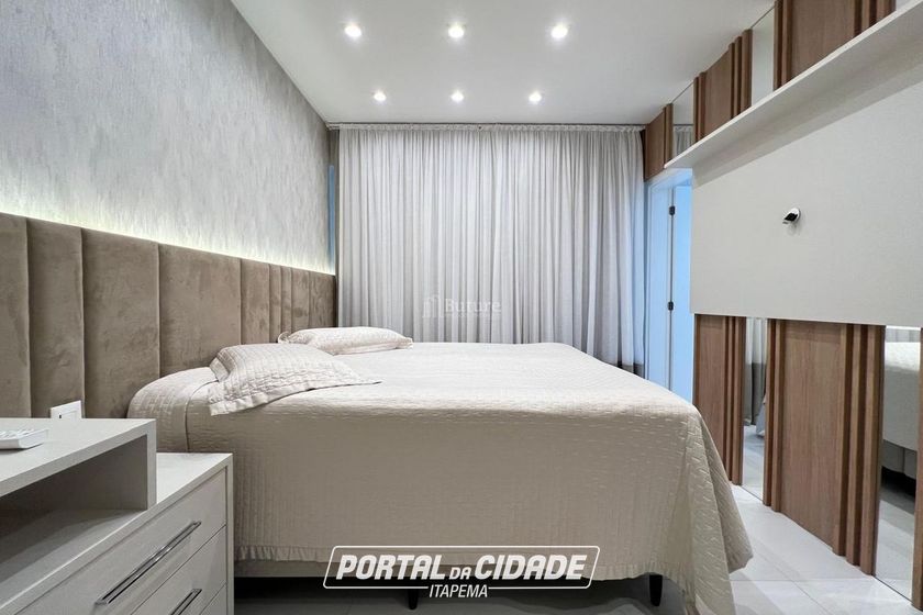 Apartamento &agrave; venda - 197m&sup2; - Meia Praia