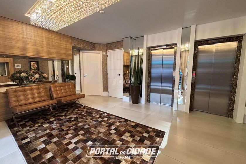 Apartamento &agrave; venda - 146m&sup2; - Meia Praia