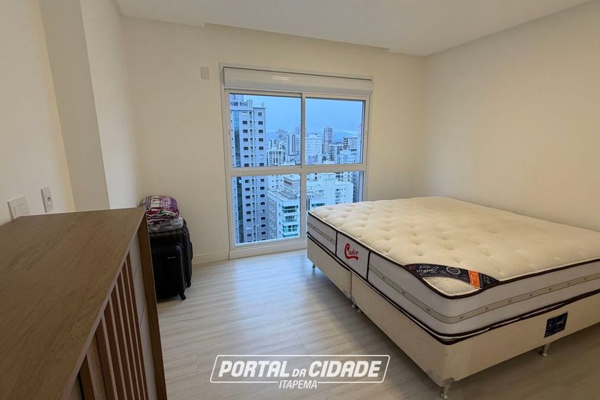 Apartamento para alugar - 115m&sup2; - Meia Praia