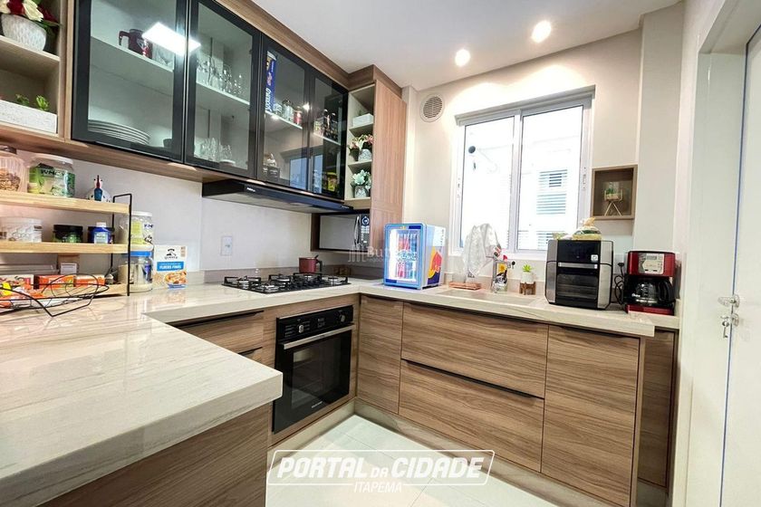 Apartamento &agrave; venda - 141m&sup2; - Meia Praia