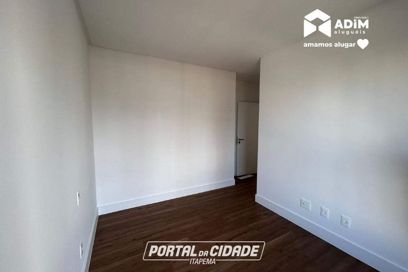 Apartamento para alugar - 125m&sup2; - Meia Praia