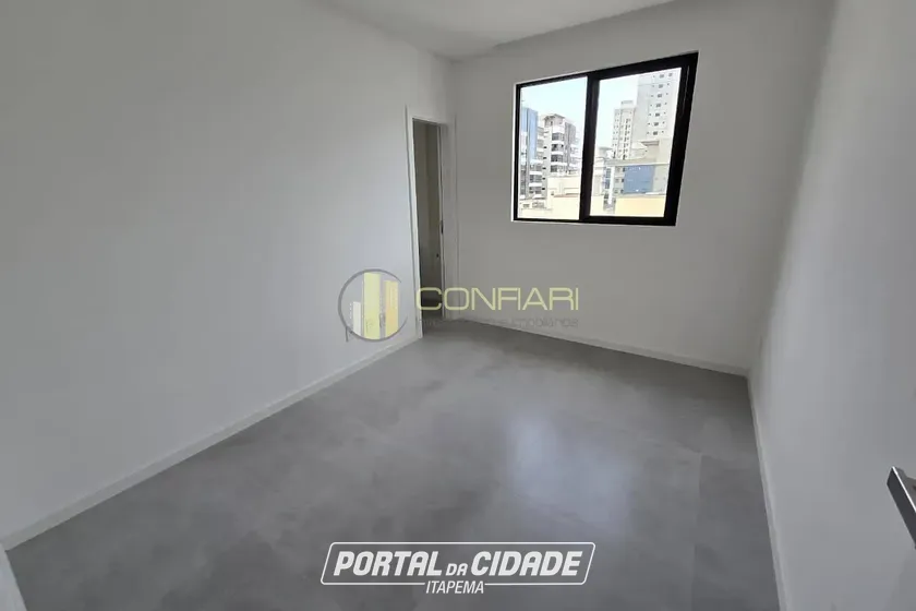 Apartamento &agrave; venda - 105m&sup2; - Meia Praia