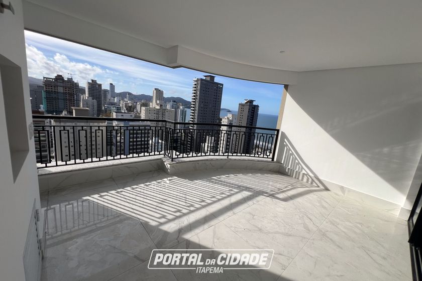 Apartamento &agrave; venda - 185m&sup2; - Meia Praia