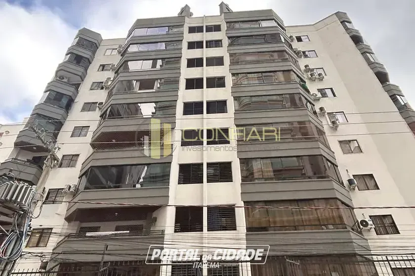 Apartamento para alugar - 70m&sup2; - Meia Praia