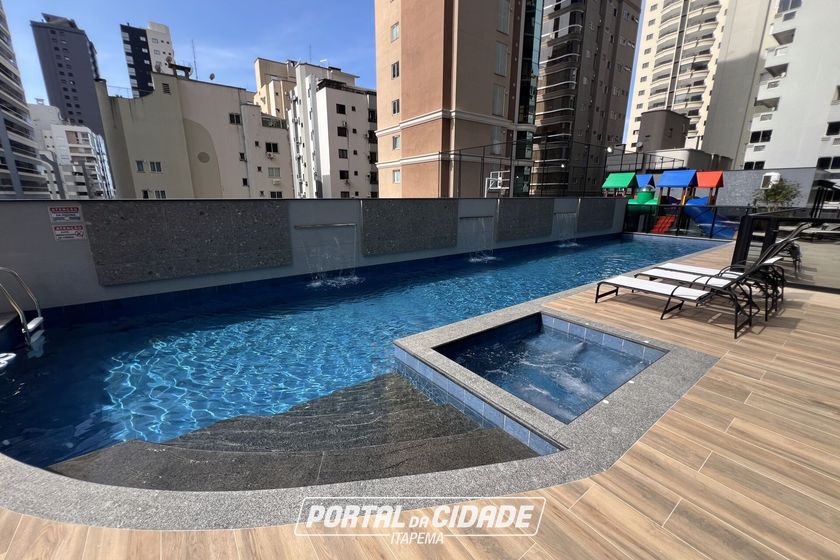 Apartamento &agrave; venda - 206m&sup2; - Meia Praia