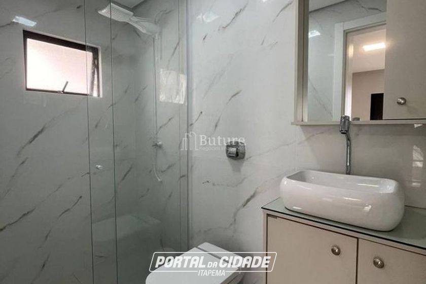 Apartamento &agrave; venda - 125m&sup2; - Meia Praia