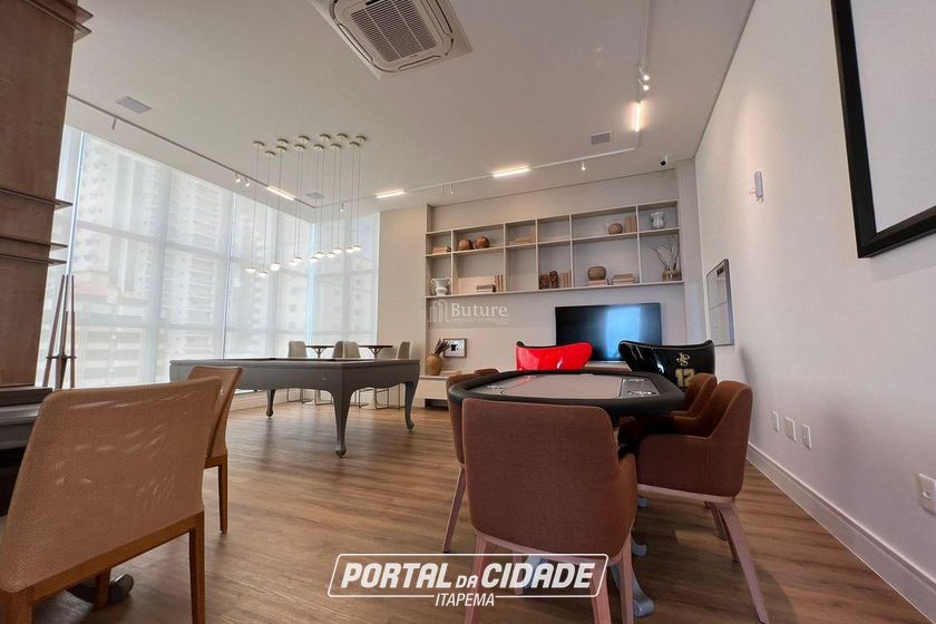 Apartamento &agrave; venda - 197m&sup2; - Meia Praia