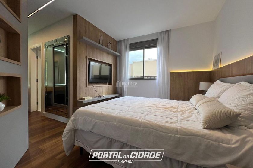 Apartamento &agrave; venda - 198m&sup2; - Meia Praia
