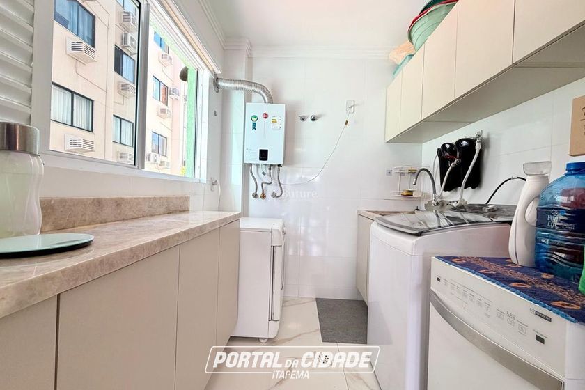 Apartamento &agrave; venda - 176m&sup2; - Meia Praia