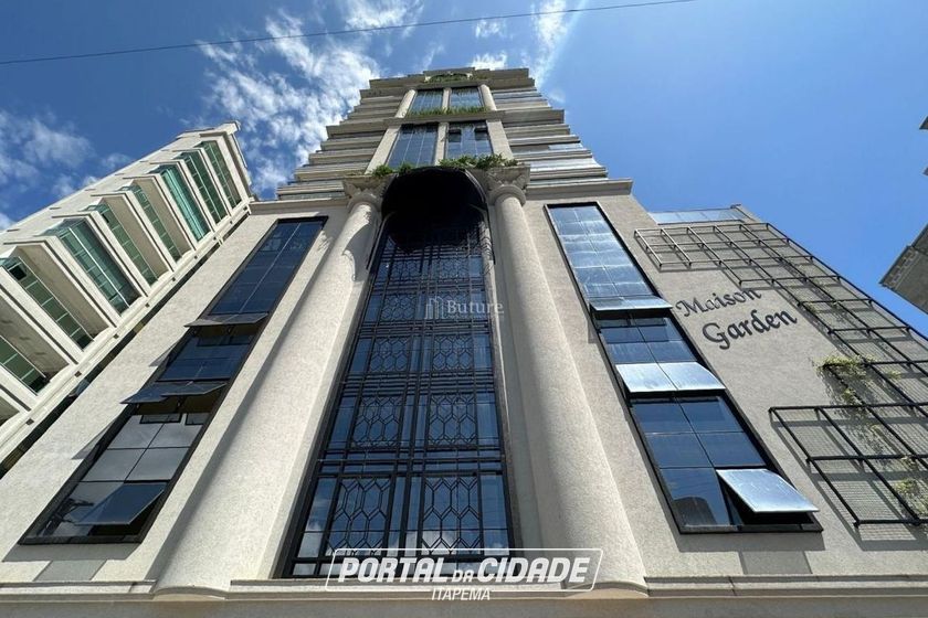 Apartamento &agrave; venda - 200m&sup2; - Meia Praia