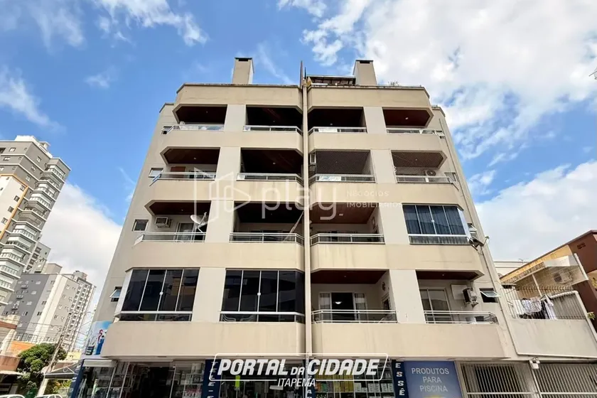 Apartamento &agrave; venda - 77m&sup2; - Meia Praia
