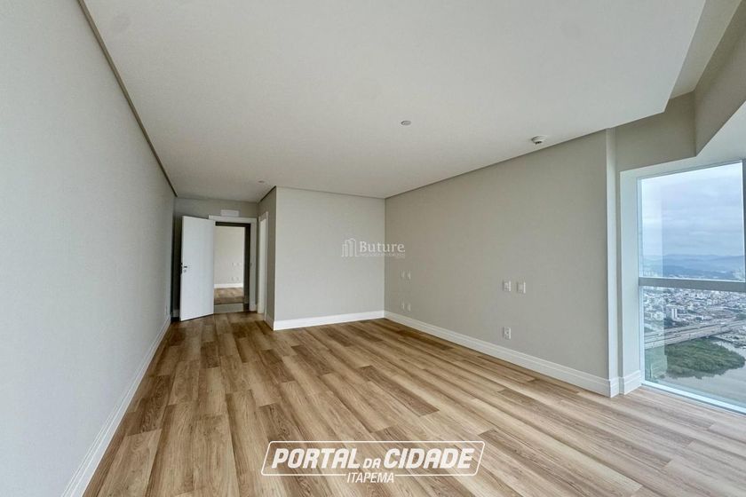 Apartamento &agrave; venda - 217m&sup2; - Barra Sul