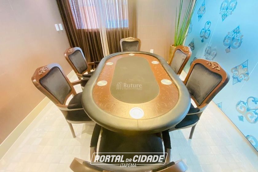 Apartamento &agrave; venda - 150m&sup2; - Meia Praia