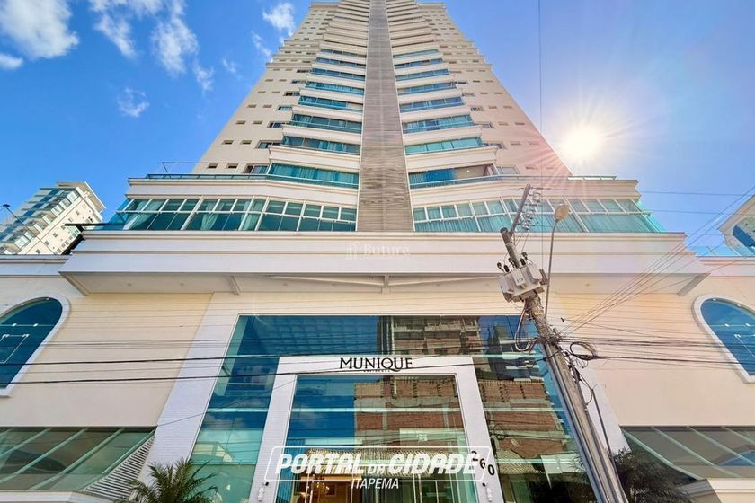Apartamento &agrave; venda - 135m&sup2; - Meia Praia