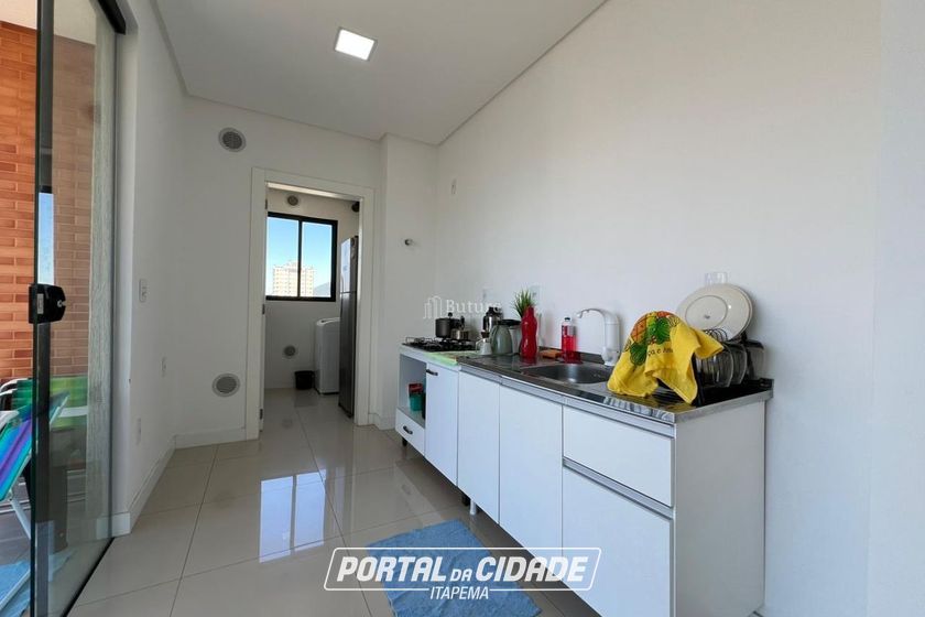 Apartamento &agrave; venda - 106m&sup2; - Meia Praia