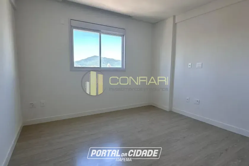 Apartamento &agrave; venda - 116m&sup2; - Meia Praia