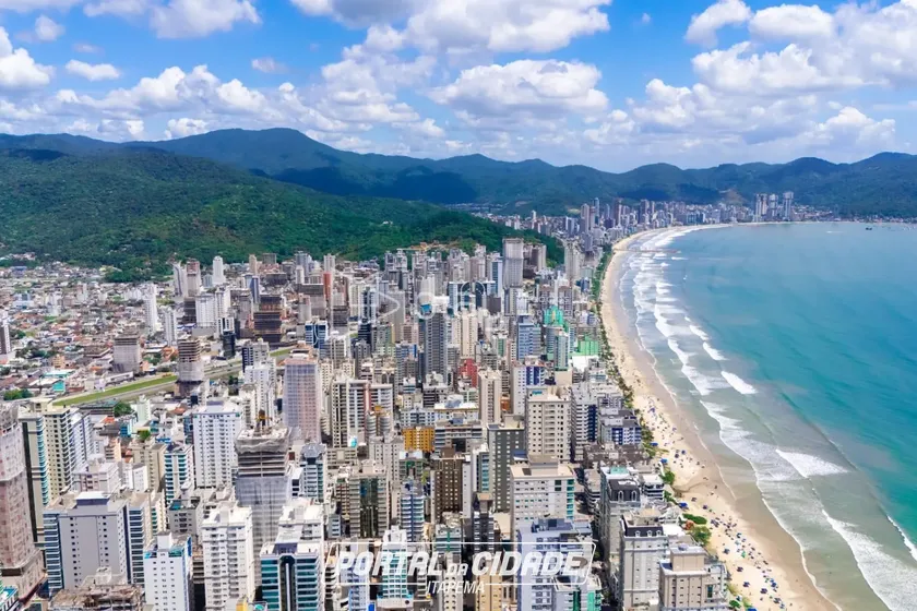 Apartamento &agrave; venda - 40m&sup2; - Meia Praia