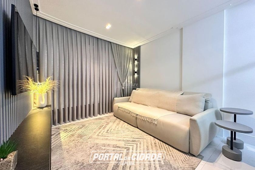 Apartamento &agrave; venda - 129m&sup2; - Meia Praia