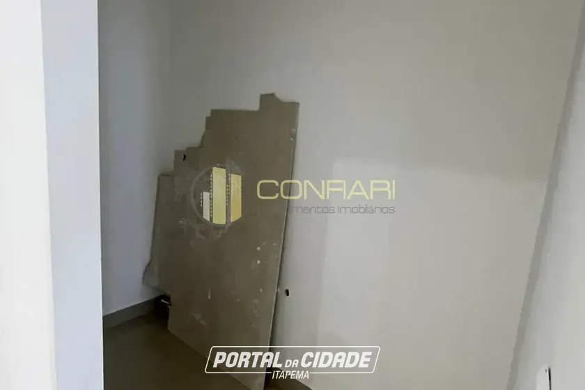 Sala Comercial &agrave; venda - 160m&sup2; - Meia Praia