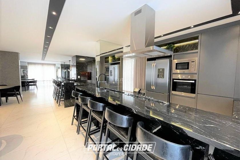 Apartamento &agrave; venda - 95m&sup2; - Meia Praia