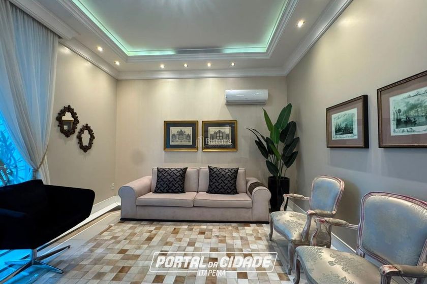 Apartamento &agrave; venda - 180m&sup2; - Meia Praia