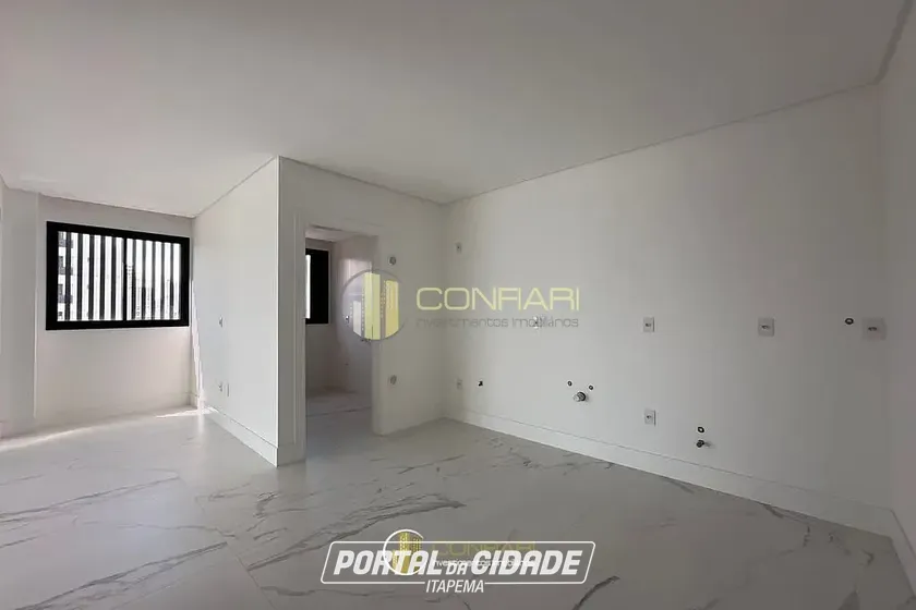 Apartamento &agrave; venda - 179m&sup2; - Meia Praia