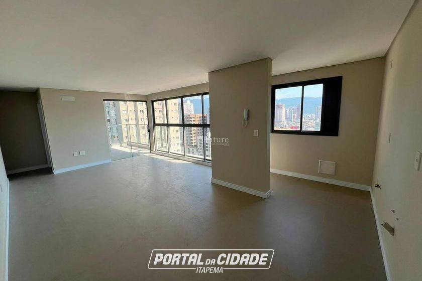 Apartamento &agrave; venda - Meia Praia