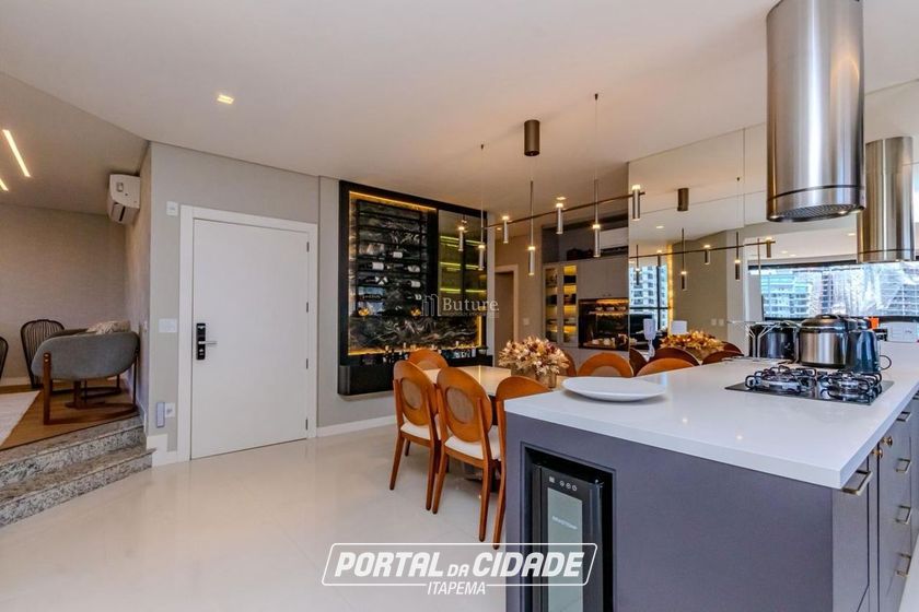 Apartamento &agrave; venda - 200m&sup2; - Meia Praia