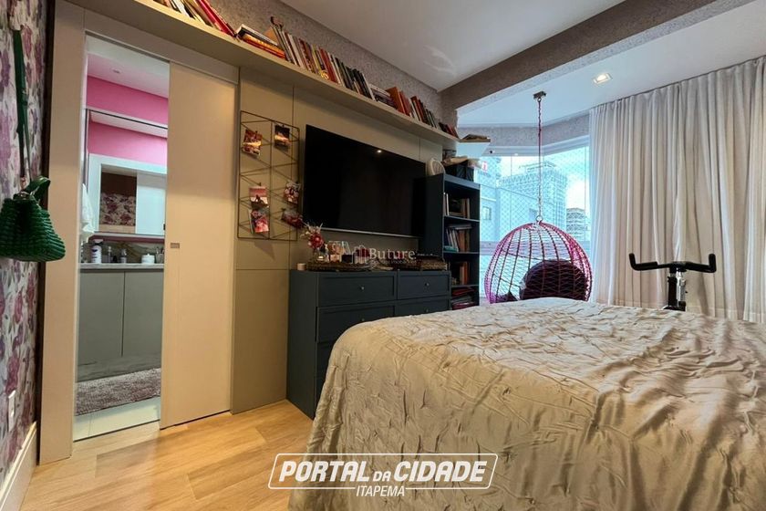 Apartamento &agrave; venda - 145m&sup2; - Meia Praia
