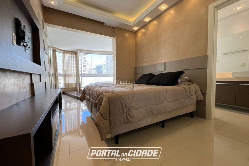 Apartamento &agrave; venda - 178m&sup2; - Meia Praia