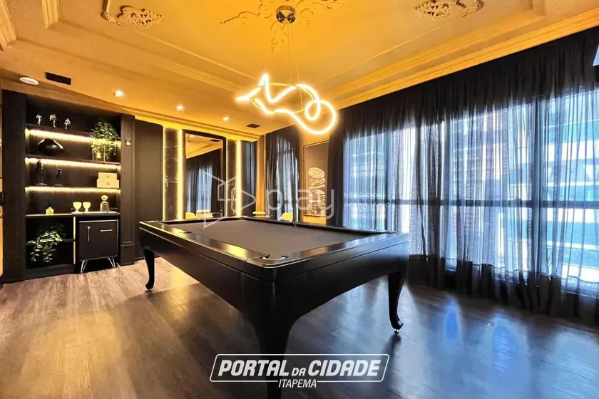 Apartamento &agrave; venda - 163m&sup2; - Meia Praia