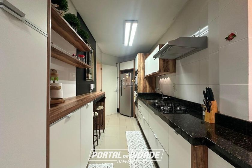 Apartamento &agrave; venda - 116m&sup2; - Meia Praia