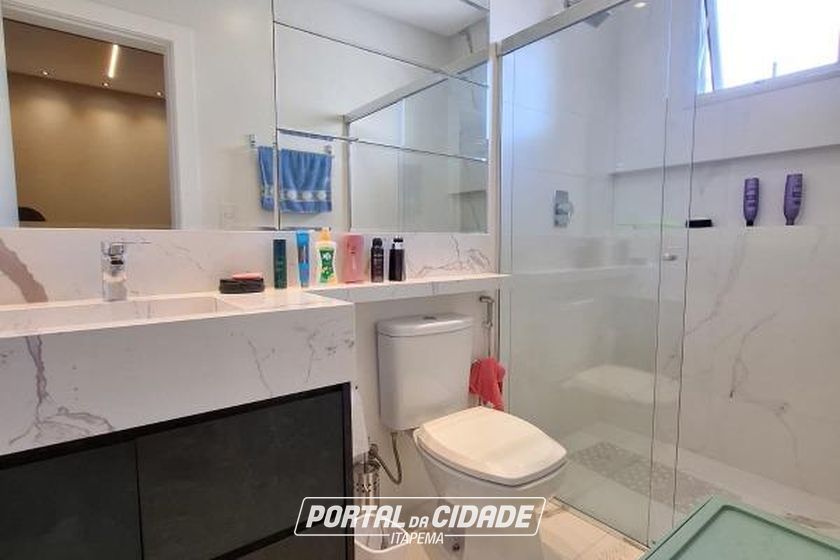 Apartamento para alugar - 132m&sup2; - Meia Praia