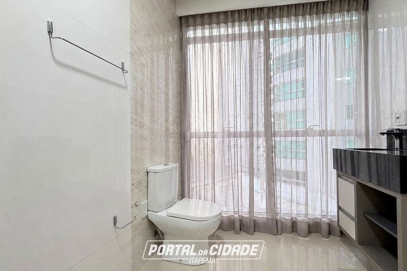 Apartamento &agrave; venda - 220m&sup2; - Meia Praia
