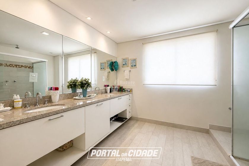 Apartamento &agrave; venda - 260m&sup2; - Centro
