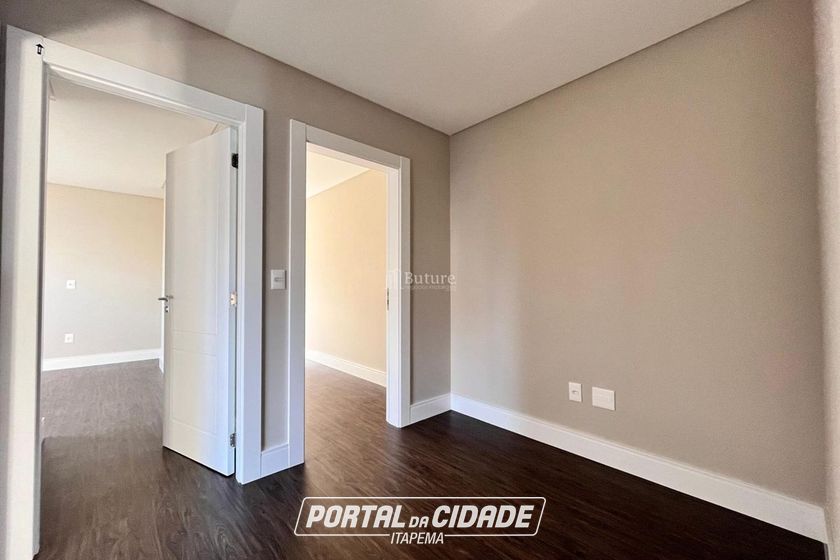 Apartamento &agrave; venda - 185m&sup2; - Centro