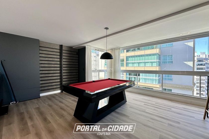 Apartamento &agrave; venda - 240m&sup2; - Meia Praia